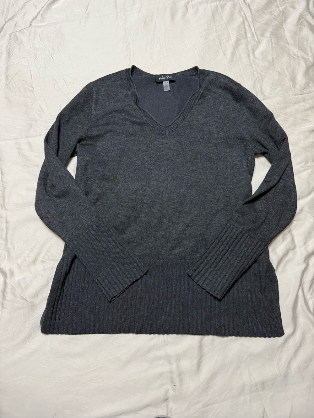 Melissa Paige Charcoal Gray V-Neck Ribbed-Hem Sweater